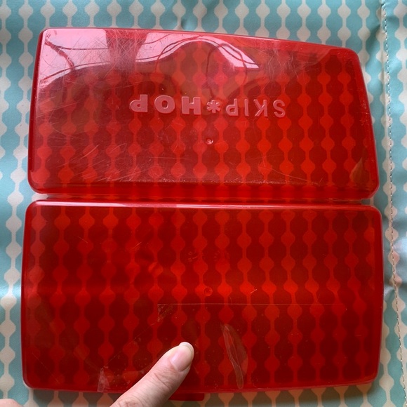 SKIP HOP DIAPER & WIPE CARRIER W/ CHANGING PAD - Picture 16 of 16